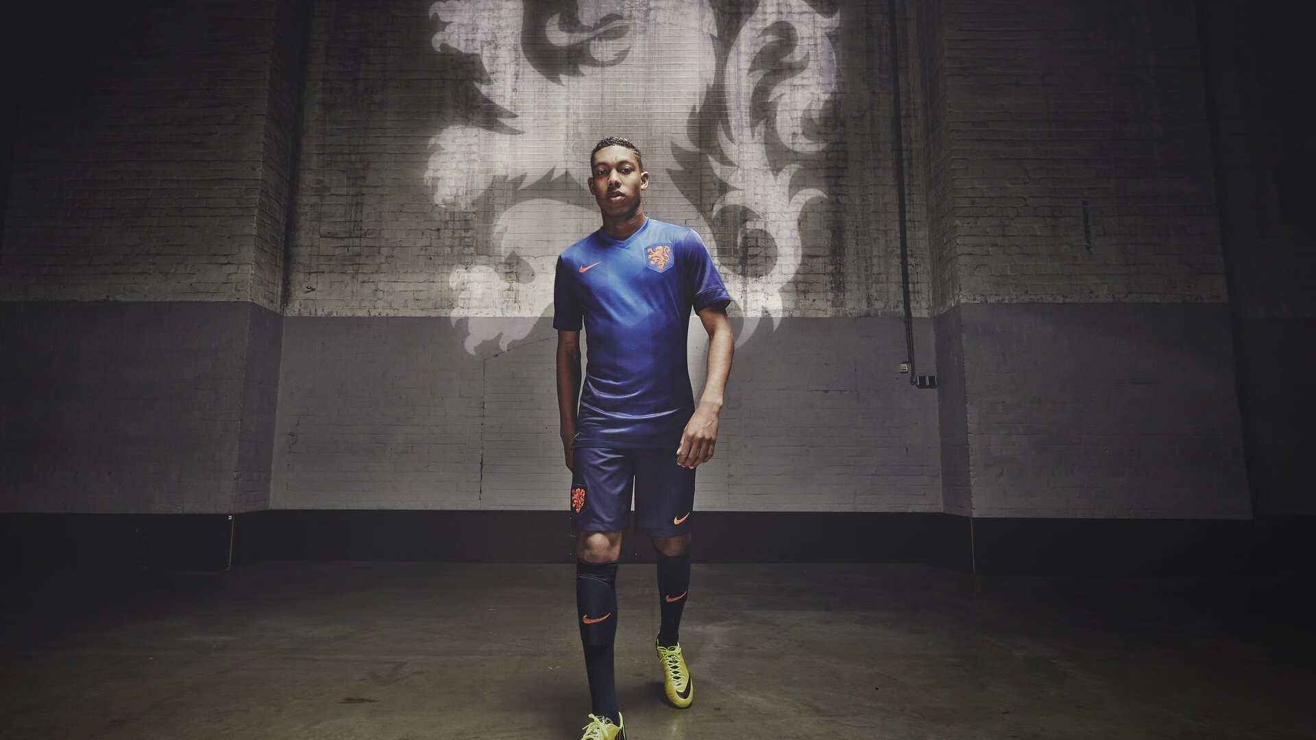 开云ios-各国球迷齐聚欧冠赛场，激情四溢，各国欧冠名额分配