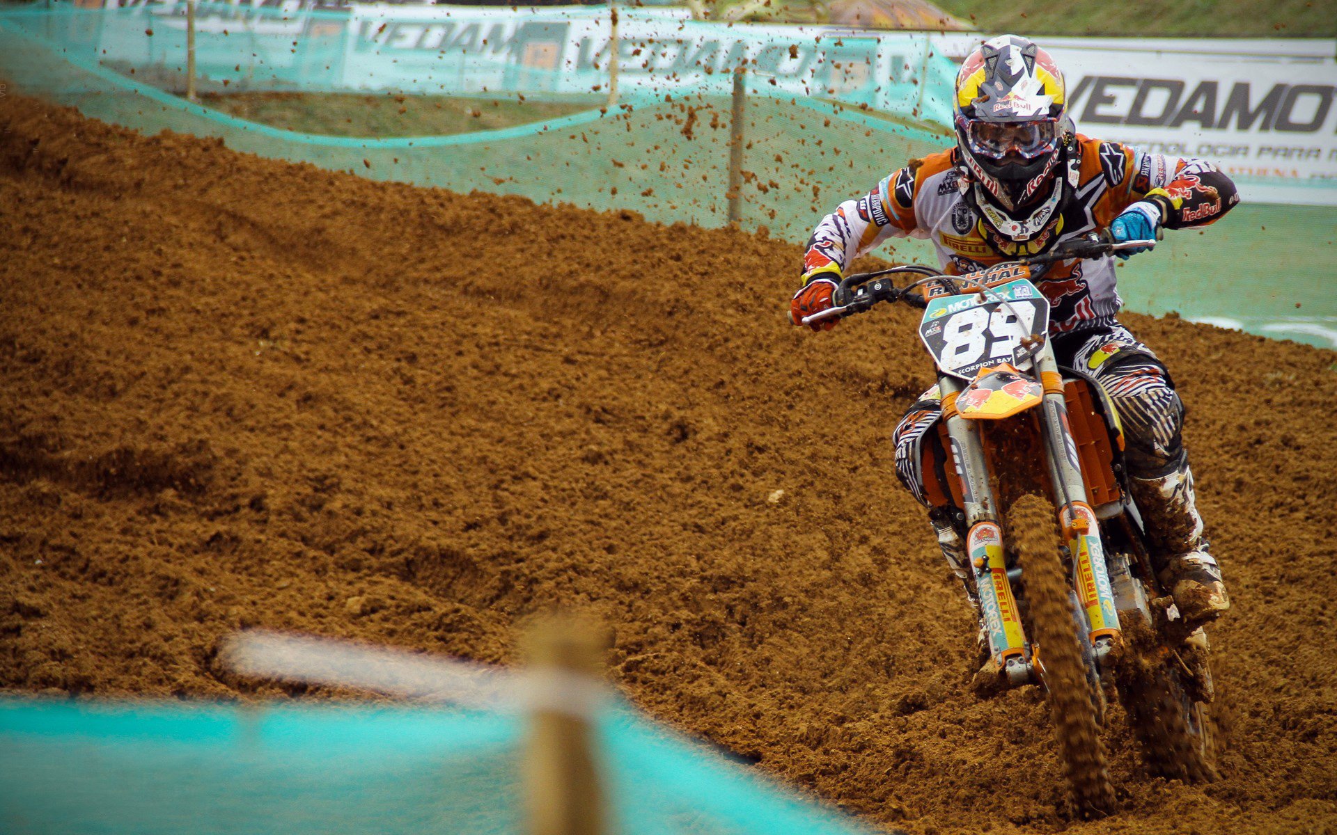 青训技术革新应用频繁，虚拟仿真等新设备助力深度训练，青训体系是什么意思